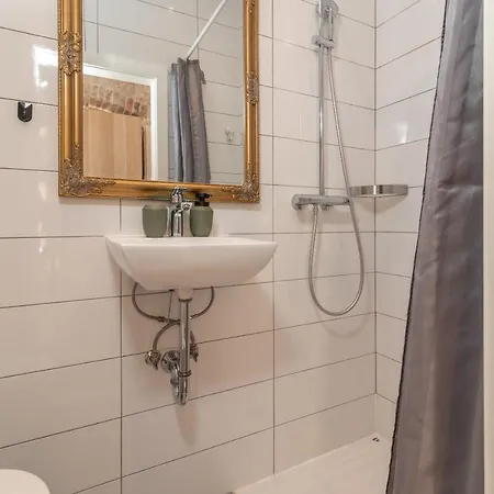 Providenca 3* تروغير